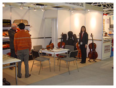 Lien Violins international trade shows 2004–2005 – historical photo 2