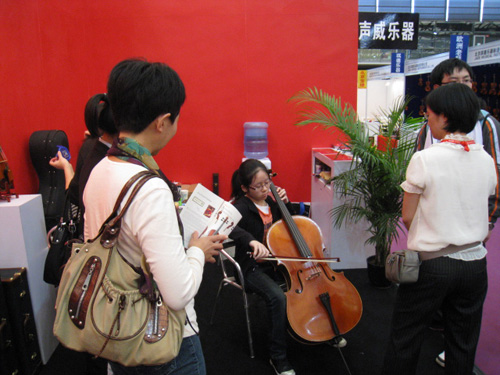 Lien Violins at Music China 2009 in Shanghai – exhibition photo 11