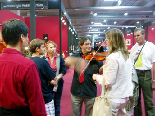 Lien Violins at Music China 2010 in Shanghai – exhibition photo 1