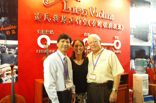 Lien Violins at Music China 2011 in Shanghai – exhibition photo 4