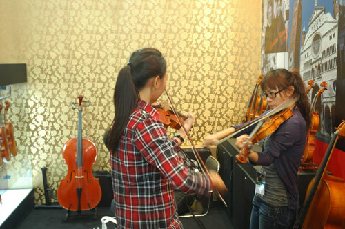 Lien Violins at Music China 2011 in Shanghai – exhibition photo 7