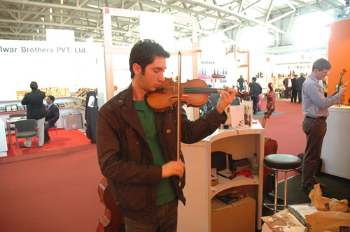 Lien Violins at Musikmesse Frankfurt 2011 – exhibition photo 10