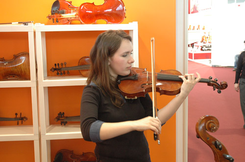 Lien Violins at Musikmesse Frankfurt 2011 – exhibition photo 15