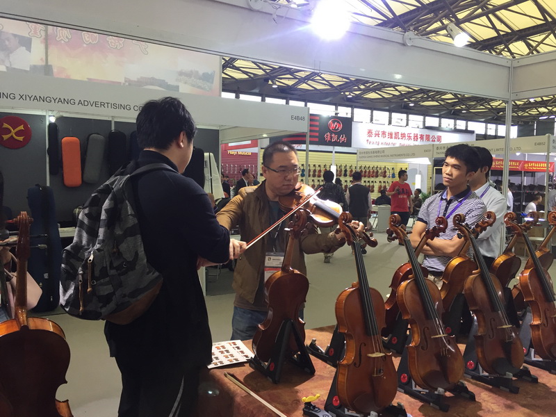 Bowed string instrument presentation by Lien Violins in Shanghai
