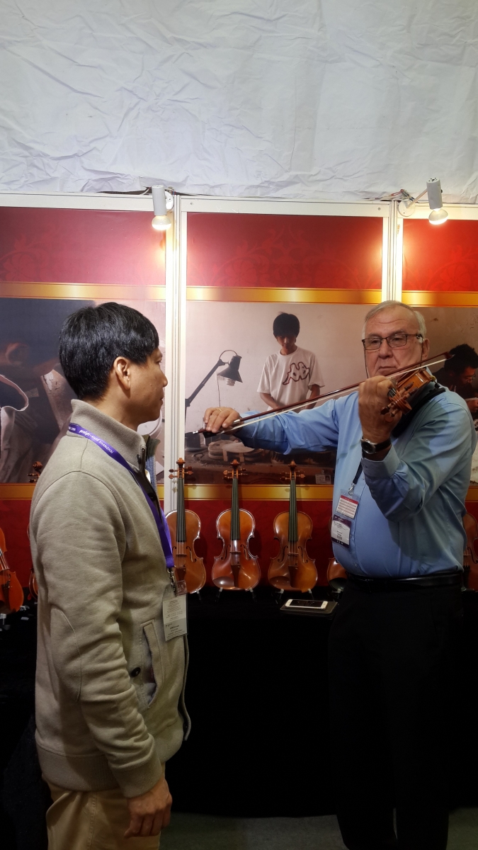 Bowed string instrument presentation at Music China 2015