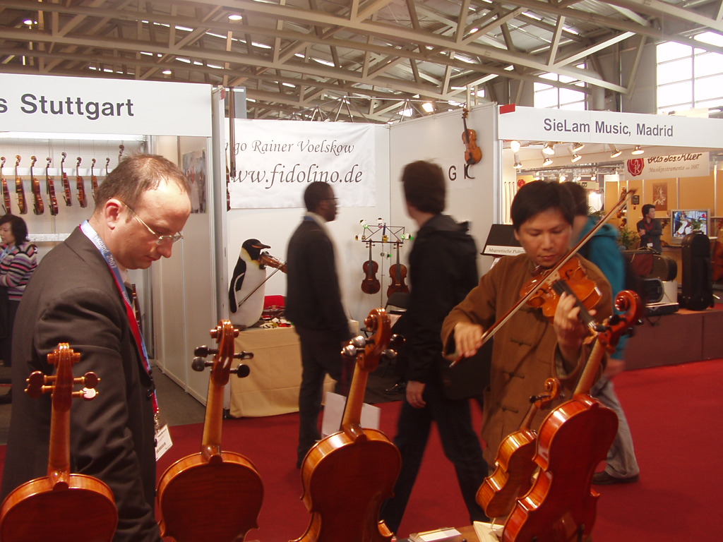 Lien Violins at Musikmesse Frankfurt 2007 – exhibition photo 8