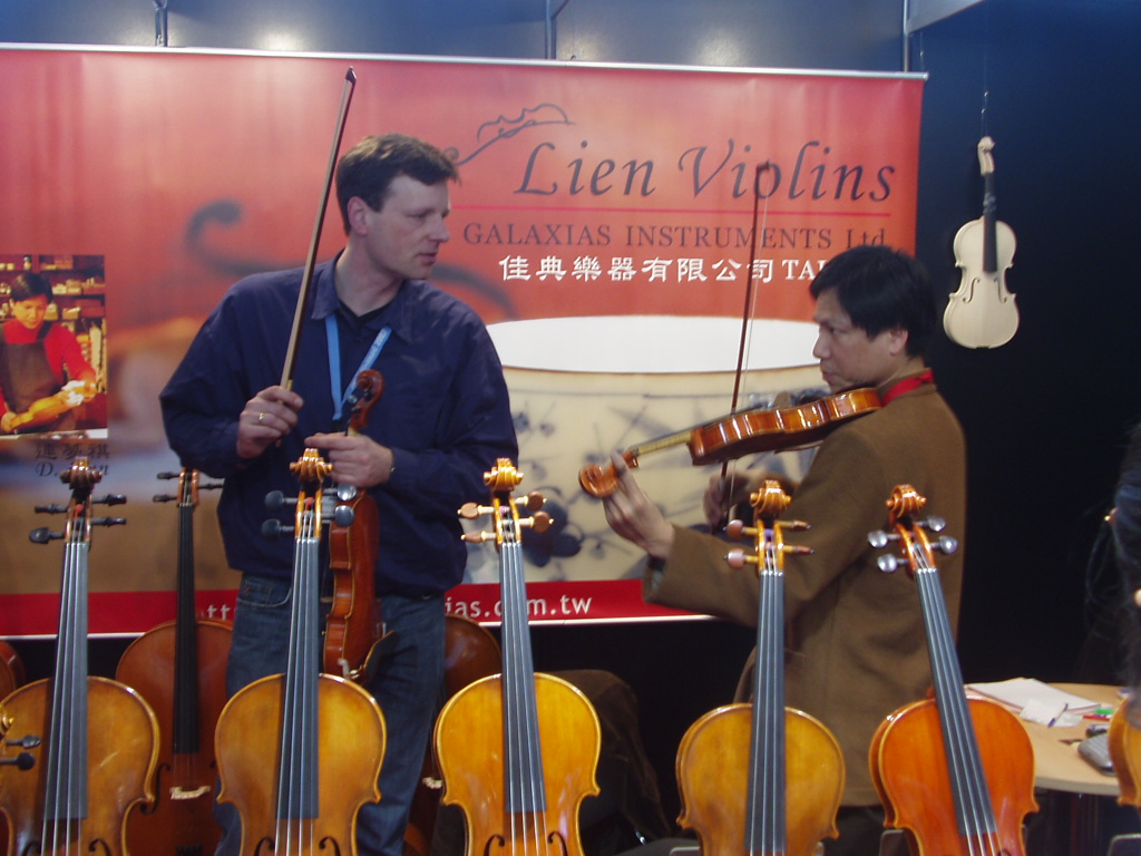 Lien Violins at Musikmesse Frankfurt 2007 – exhibition photo 3