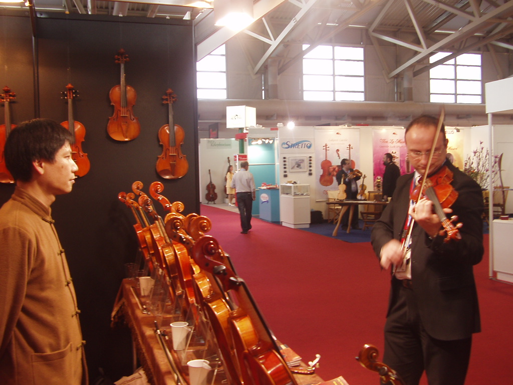 Lien Violins at Musikmesse Frankfurt 2007 – exhibition photo 7