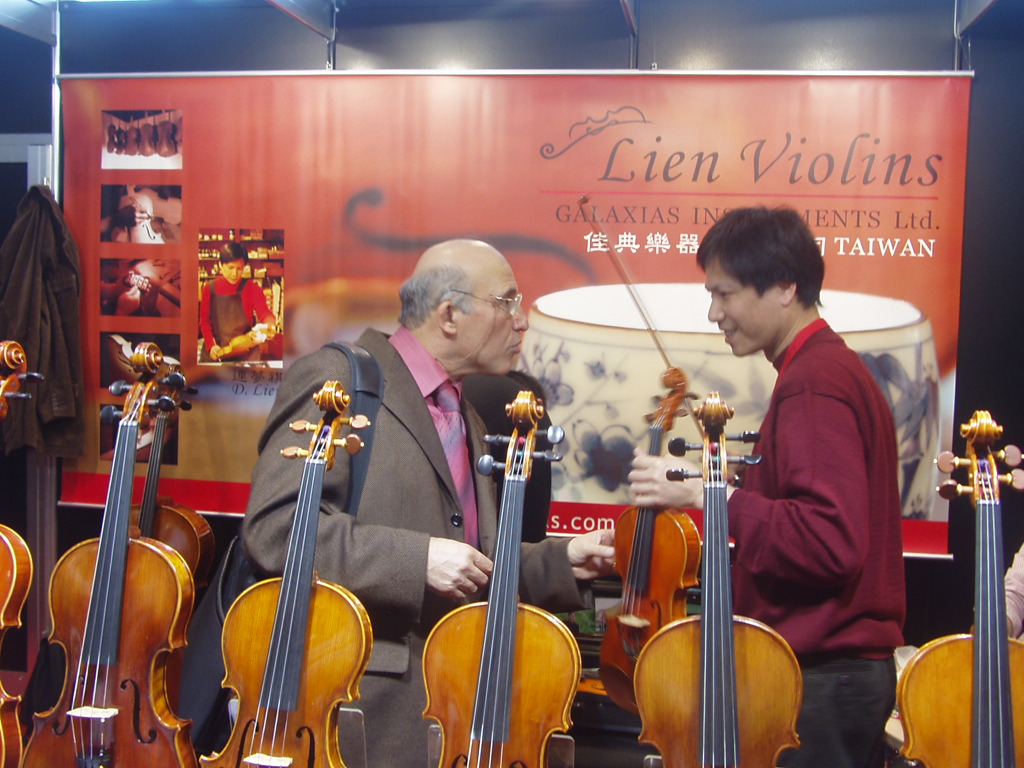 Lien Violins at Musikmesse Frankfurt 2007 – exhibition photo 13