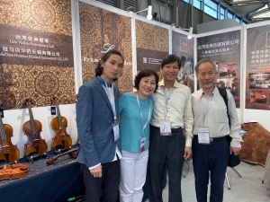 Lien Violins meeting musicians at Music China 2019